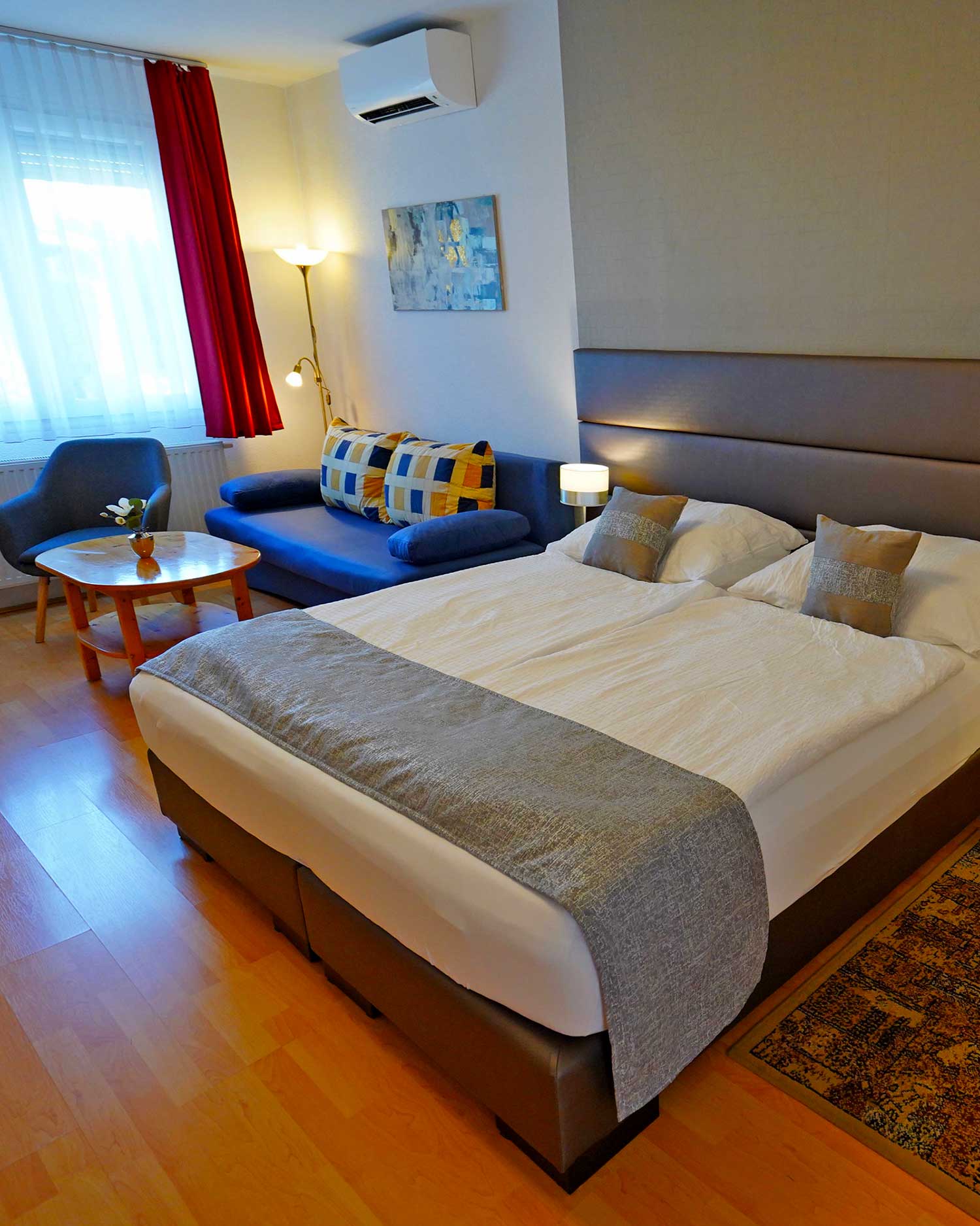 Világos páros apartman saját terasszal