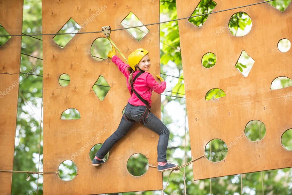 Kalandpark és modern játszótér gyerekeknek